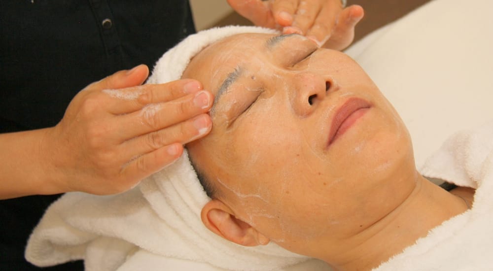 Lisa doing Facial